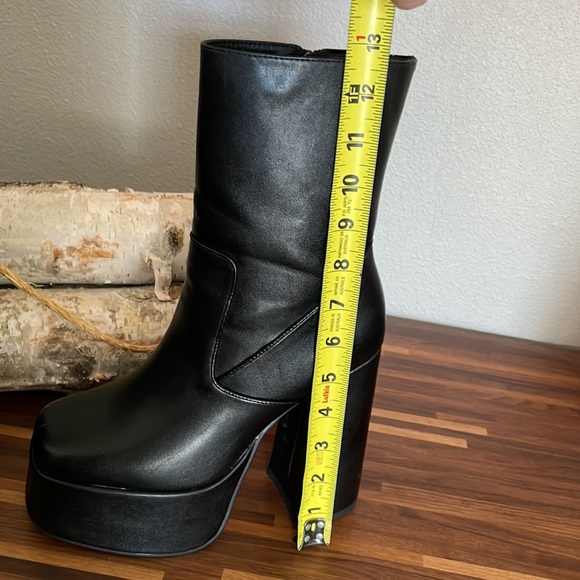 NASTY GAL FAUX LEATHER PLATFORM BOOTS ✨ - Picture 7 of 9